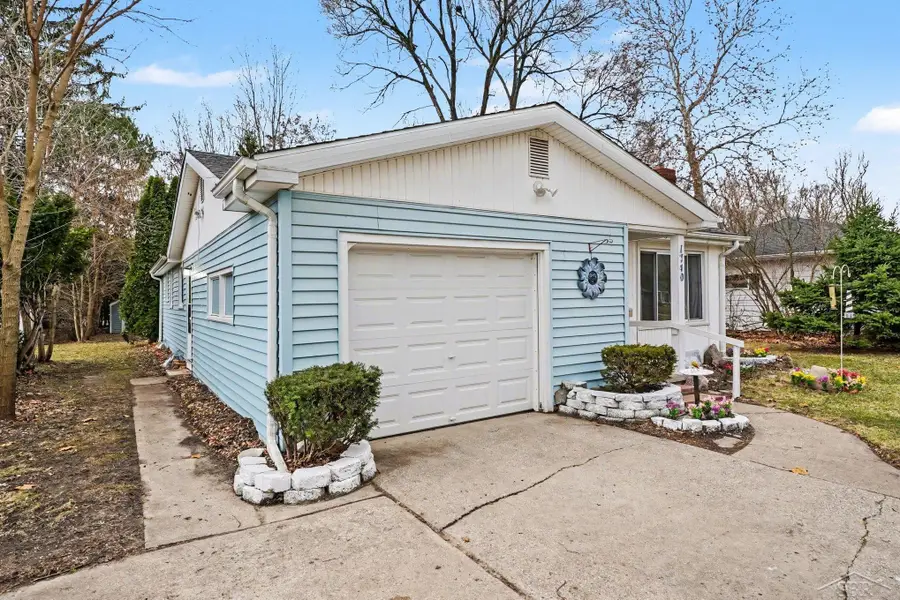 1740 Wilson, Saginaw, MI 48638 - #2
