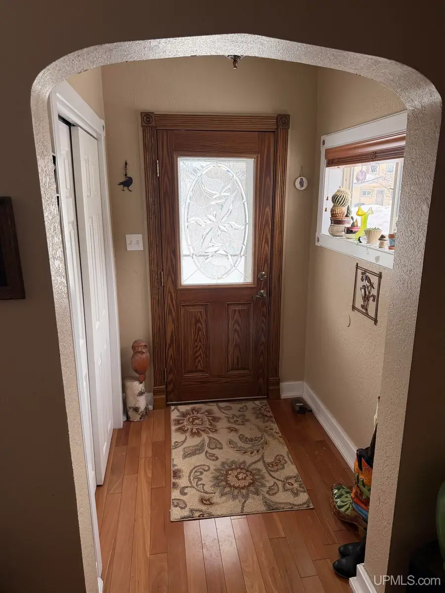208 E Onota, Munising, MI 49862 - #2