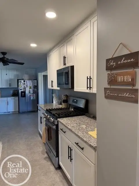 51720 Bedford, New Baltimore, MI 48047 - #2