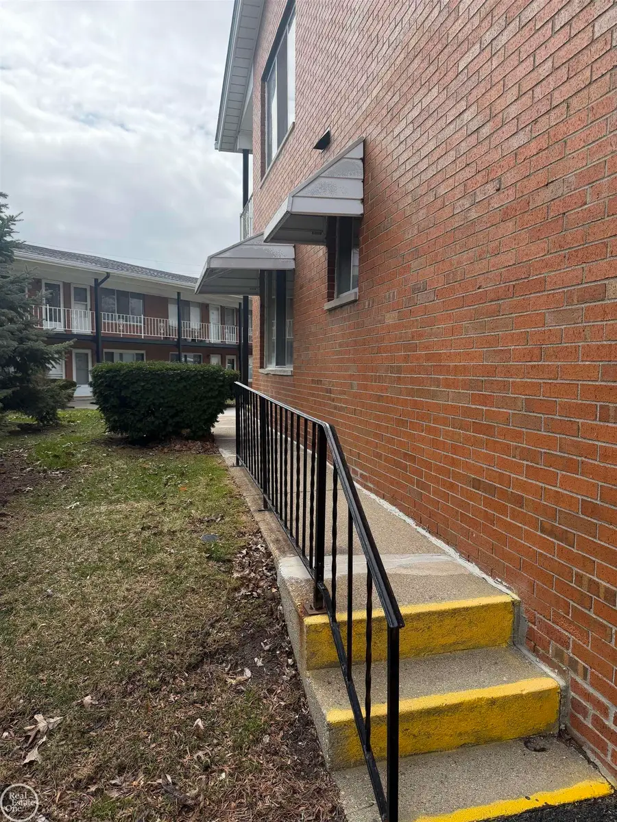 2121 Clawson #107  BLDG D, Royal Oak, MI 48073 - #3