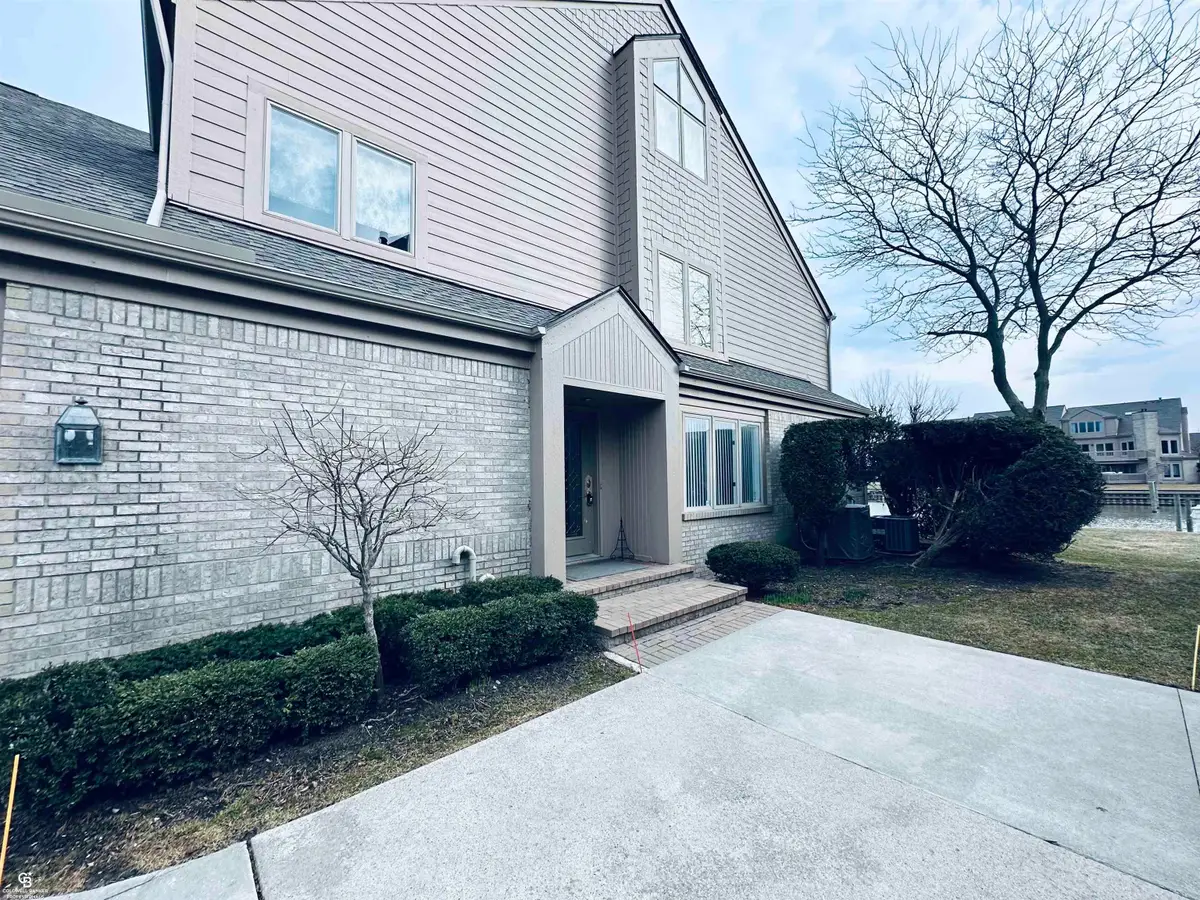 26301 Harbour Pointe Dr N, Harrison Township, MI 48045 - #1