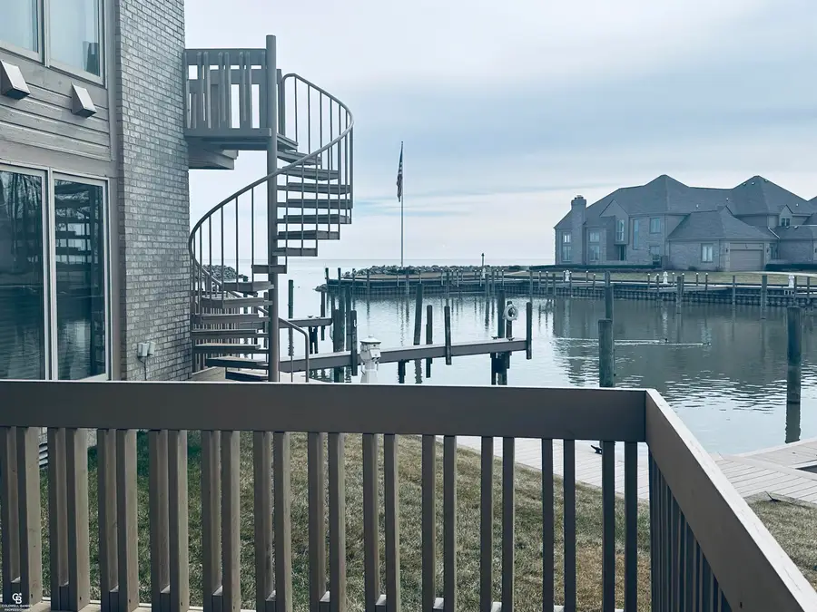 26301 Harbour Pointe Dr N, Harrison Township, MI 48045 - #2