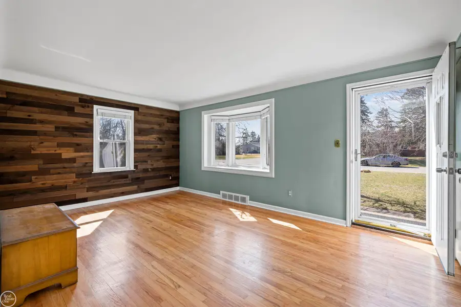 46514 Wright, Shelby, MI 48317 - #3