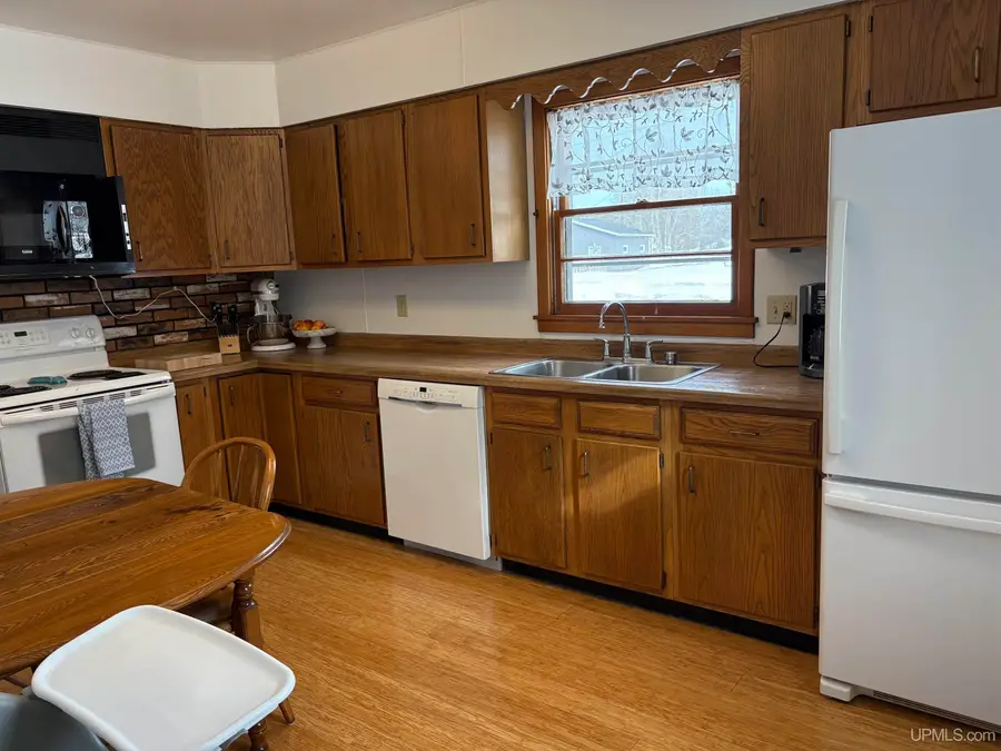 111 E Ash, Ironwood, MI 49938 - #2