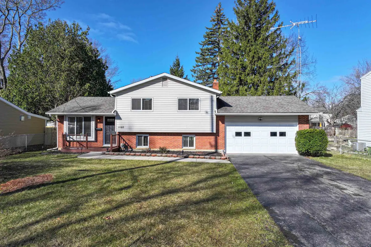 11160 Riverview, Grand Blanc, MI 48439 - #1
