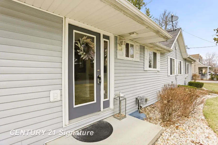 526 S Maple, Hemlock, MI 48626 - #2