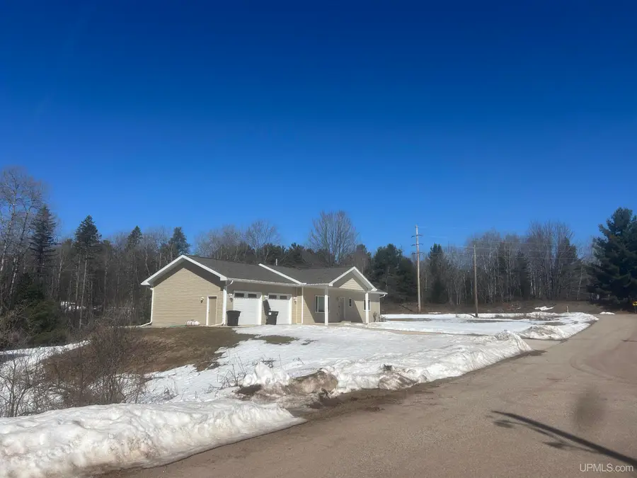 240 S Jackson, Kingsford, MI 49802 - #3