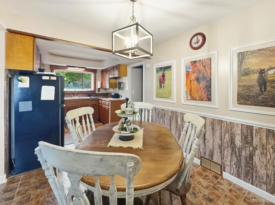 137 Caspian Cutoff, Iron River, MI 49935 - #2