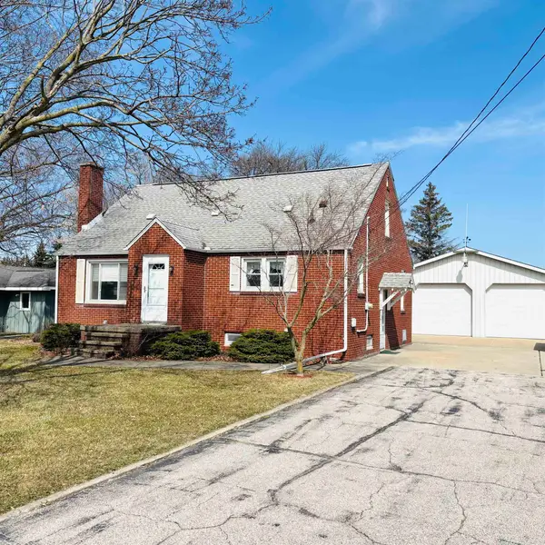 1144 W Hampton, Essexville, MI 48732