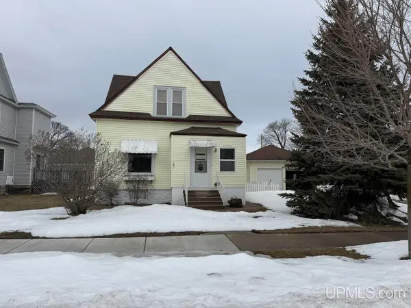 1016 S 10th, Escanaba, MI 49829