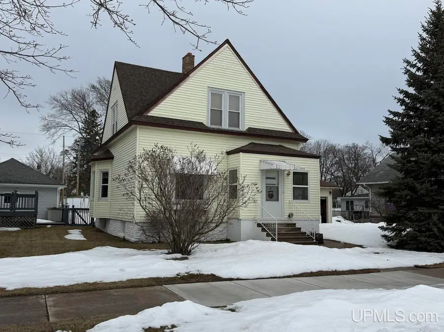 1016 S 10th, Escanaba, MI 49829 - #2