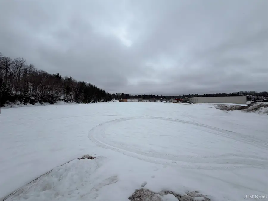 2001 Wilson, Marquette, MI 49855 - #3