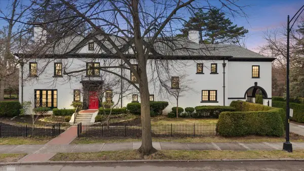 35 Mckinley, Grosse Pointe Farms, MI 48236