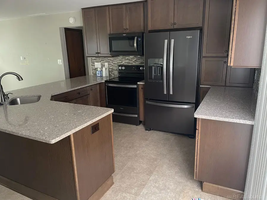 5639 Heathdale, Warren, MI 48092 - #3