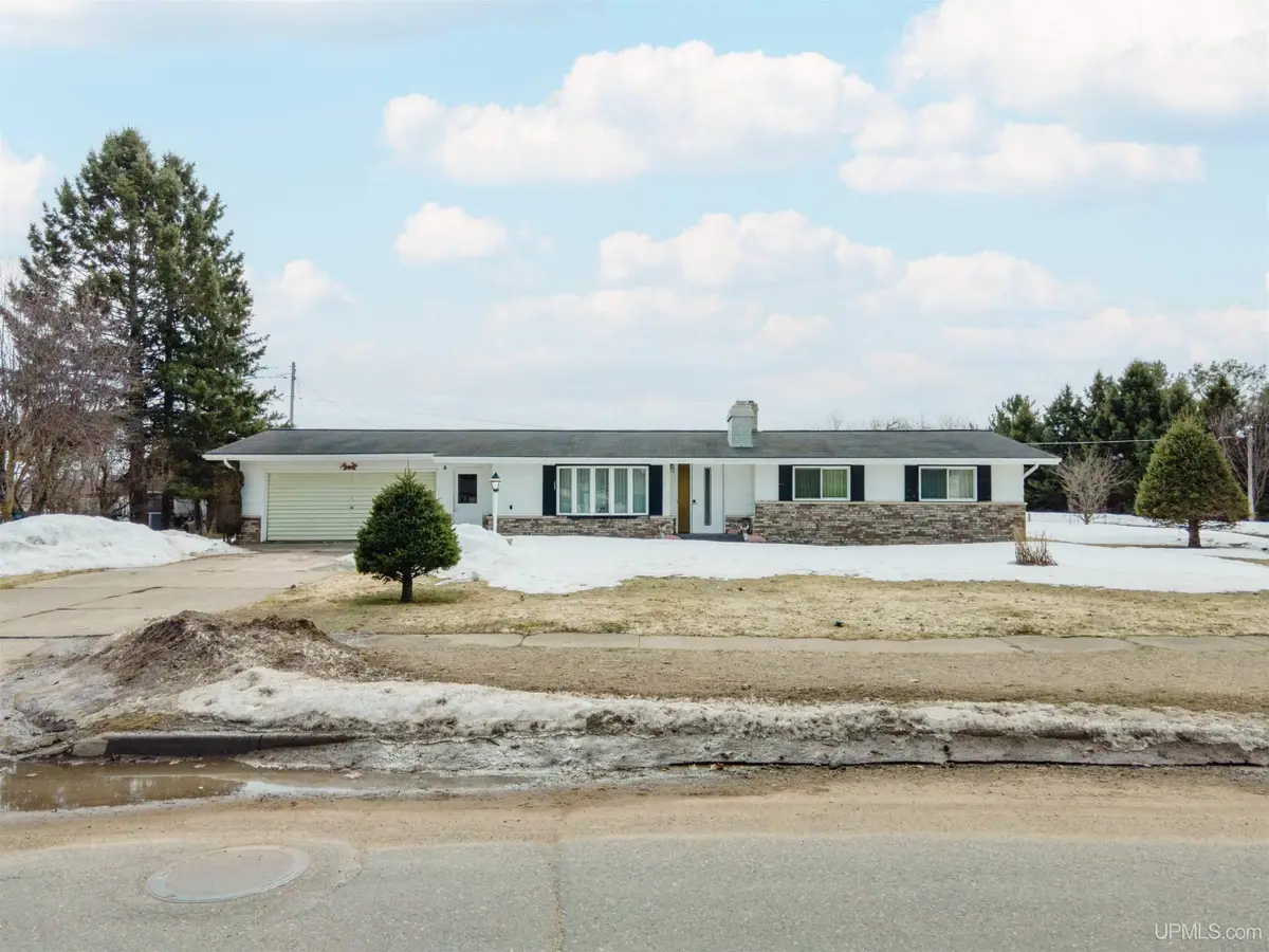 4 19th, Caspian, MI 49915 - #1