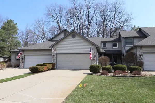 2338 Golden Pond, Fenton, MI 48430