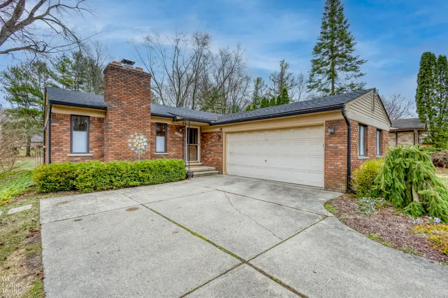 38370 Willowmere St, Harrison Township, MI 48045 - #2