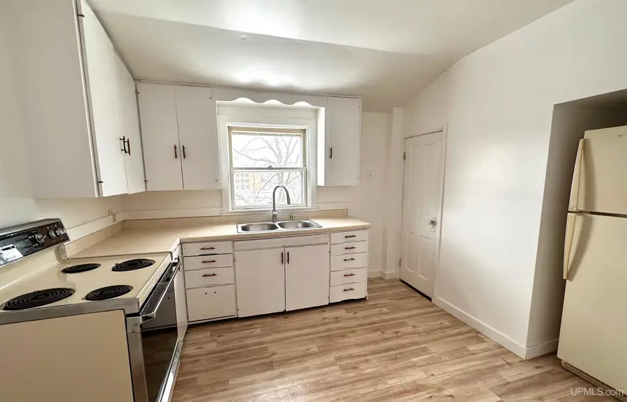 311 W Brown, Iron Mountain, MI 49801 - #3