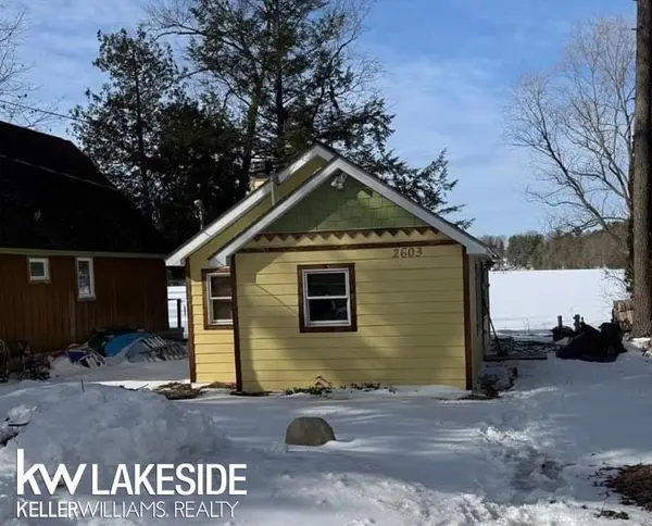 2603 Crescent Shores, Traverse City, MI 49685