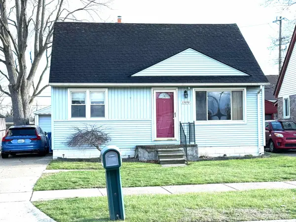 13696 Mckinley, Warren, MI 48089