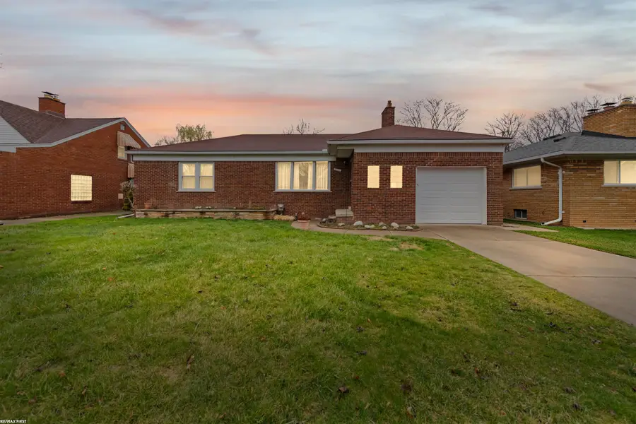 21831 Edgewood, Saint Clair Shores, MI 48080 - #2