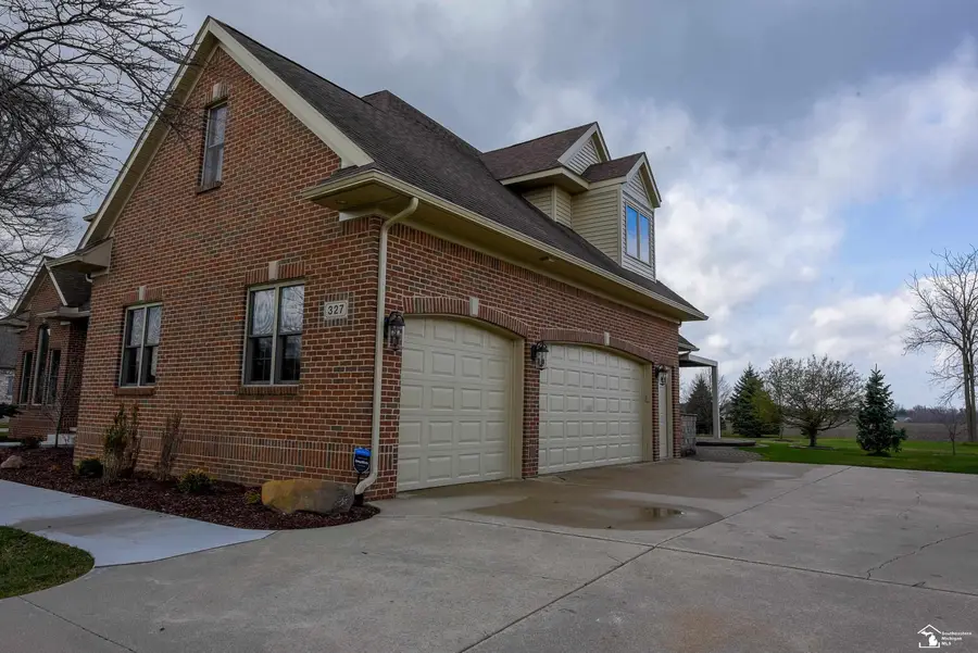 327 Pebble Beach, Monroe, MI 48162 - #3