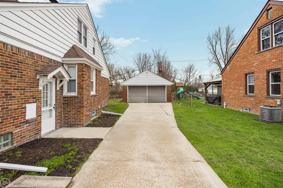 18239 Glendale, Roseville, MI 48066 - #2