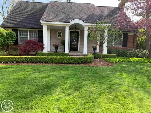 319 Cloverly, Grosse Pointe Farms, MI 48236