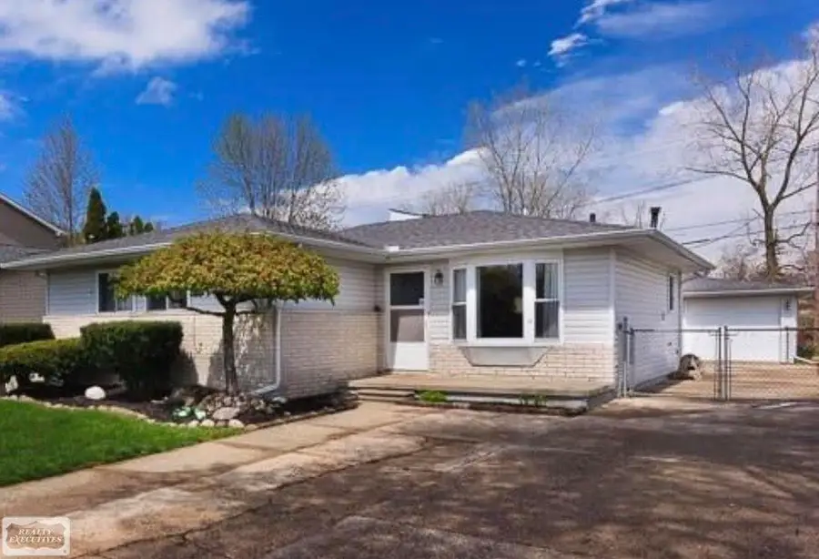 50550 Lagae, New Baltimore, MI 48047 - #2