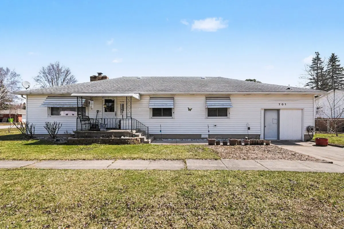 701 Rhodes, Pinconning, MI 48650 - #1
