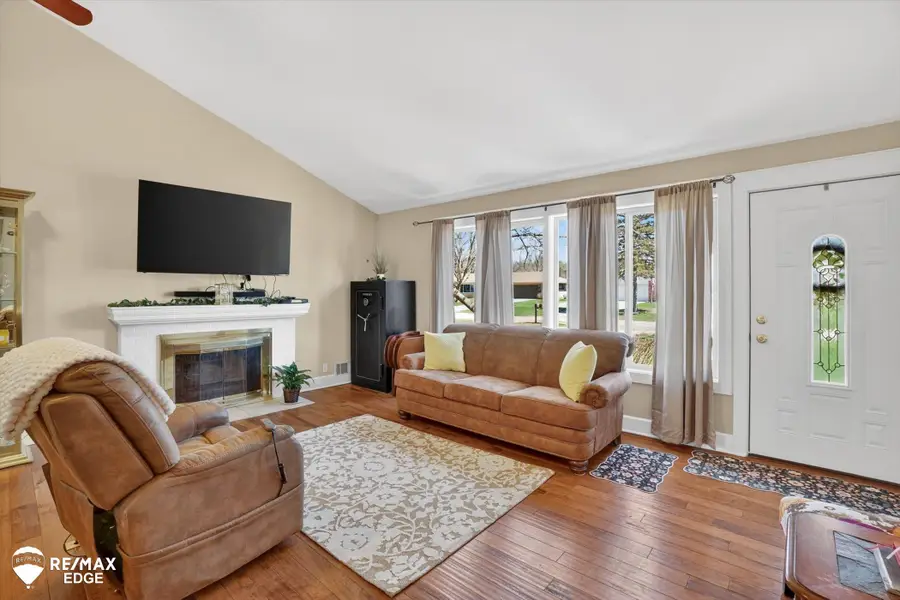 6346 Samson, Grand Blanc, MI 48439 - #3