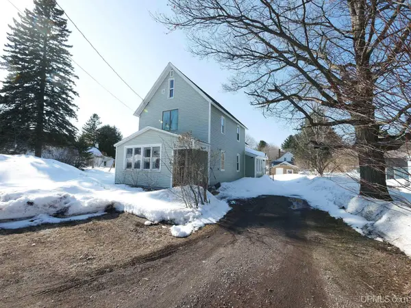 23408 Fir, Dollar Bay, MI 49922