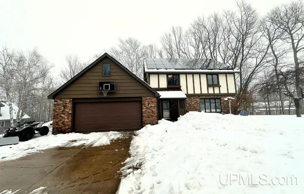 1041 Allouez, Marquette, MI 49855 - #1