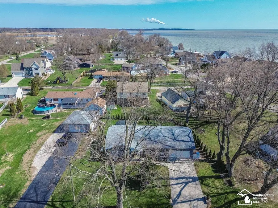 6368 Avenue D, La Salle, MI 48145 - #3