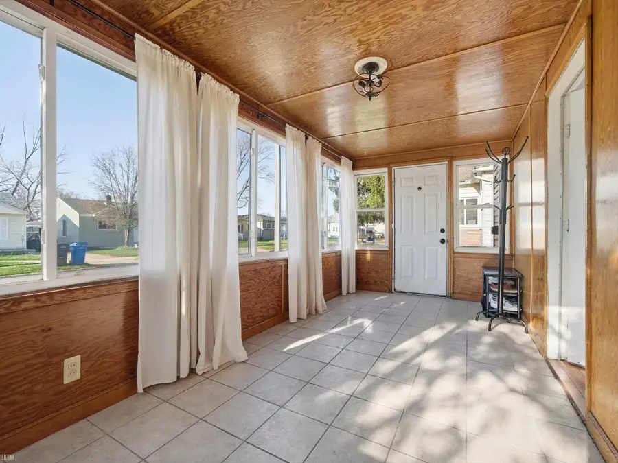85 E Kalama, Madison Heights, MI 48071 - #2
