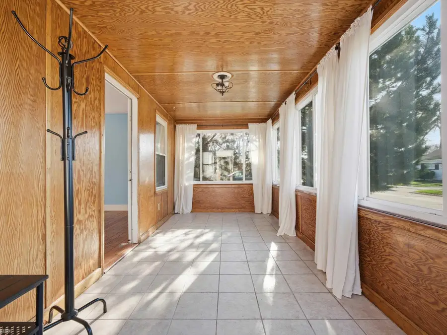 85 E Kalama, Madison Heights, MI 48071 - #3