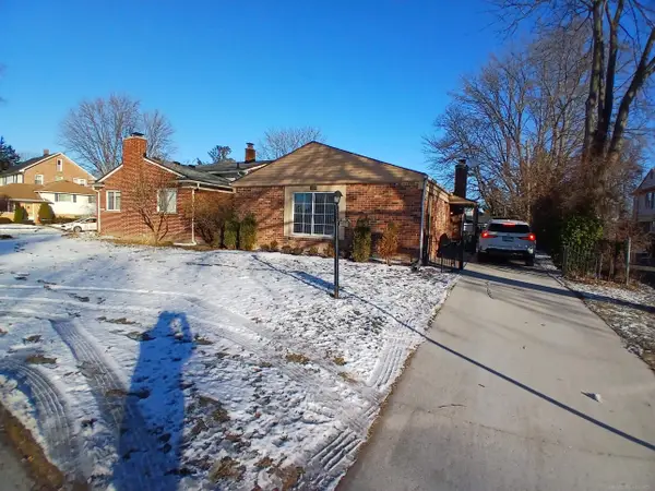 1000 Vernier, Grosse Pointe Woods, MI 48236