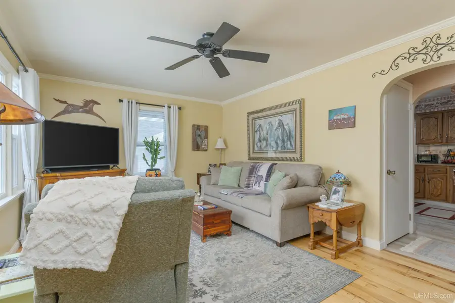 512 Baltic, Caspian, MI 49915 - #2