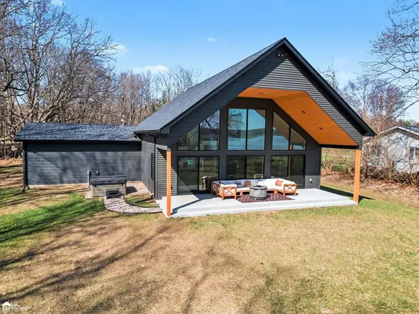 5881 Lake Crest, Columbiaville, MI 48421