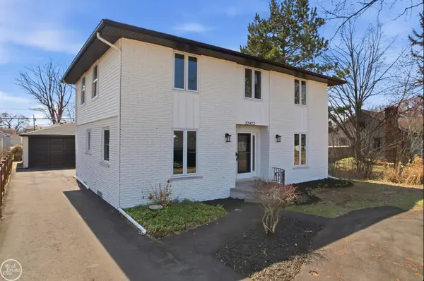 22422 Lakeland, Saint Clair Shores, MI 48081