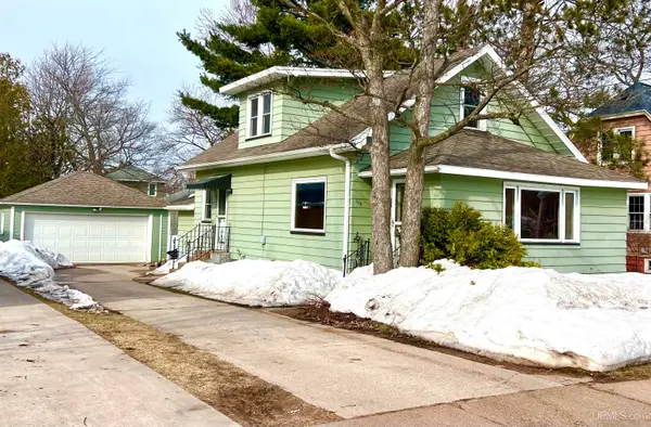 115 E College, Marquette, MI 49855
