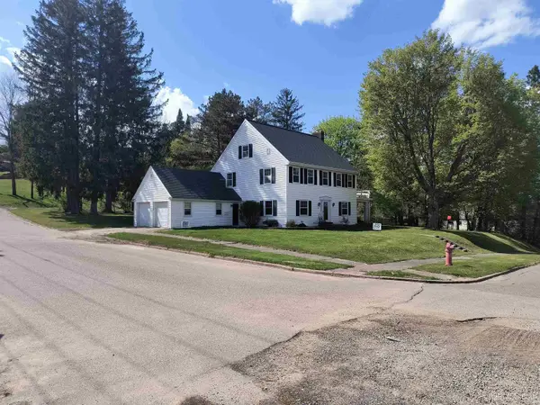 203 N 8th, Iron River, MI 49935