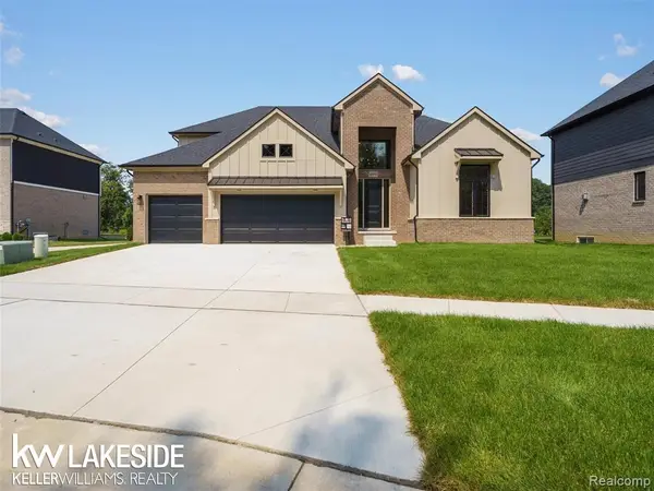 18842 Via Firenze, Macomb, MI 48044