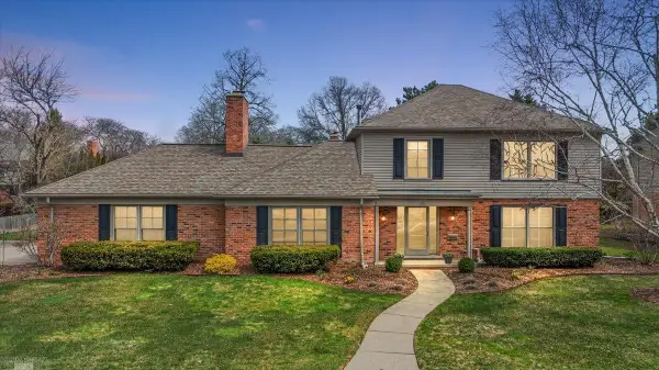 4 Elmsleigh, Grosse Pointe, MI 48230