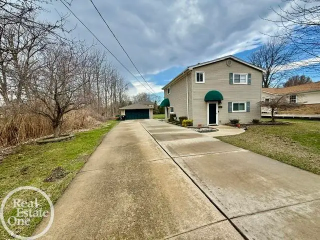 39291 Shoreline, Harrison Township, MI 48045 - #2