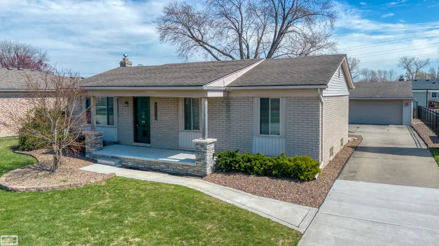 41316 Julie, Clinton Township, MI 48038 - #2