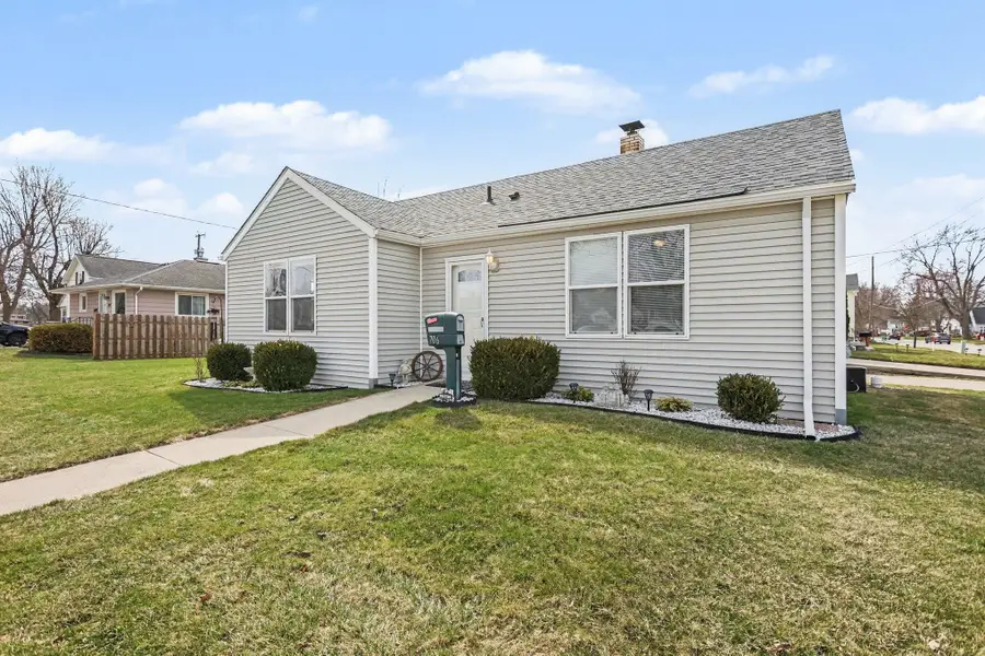 706 Lynn, Essexville, MI 48732 - #2