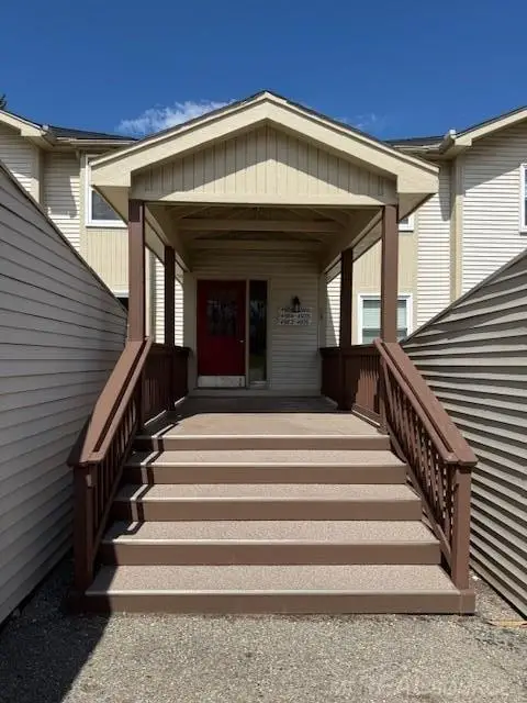 4984 Oak Hill, Waterford, MI 48329