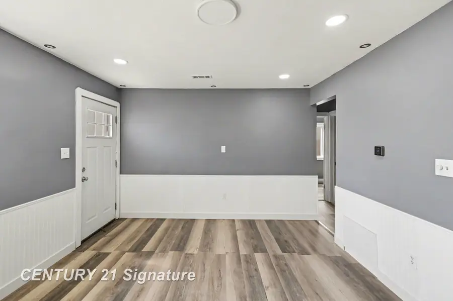 1203 Warwick, Lansing, MI 48910 - #2