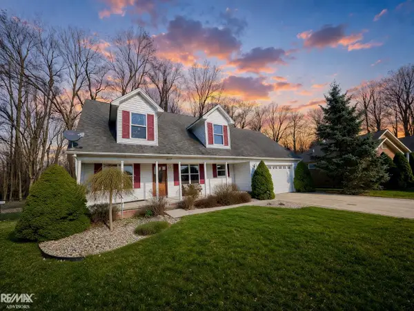 54690 Beacon Cove, New Baltimore, MI 48047